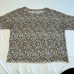 SMALL American Eagle Tee. Cheetah Print VERY SOFT AND STRETCHY! Love it!